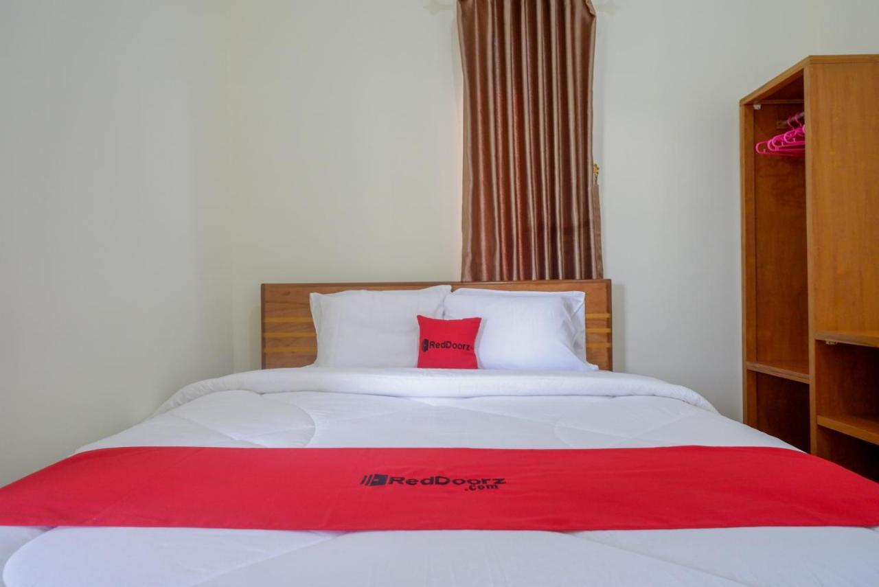 Reddoorz Near Rita Supermall Purwokerto 2 Exterior photo