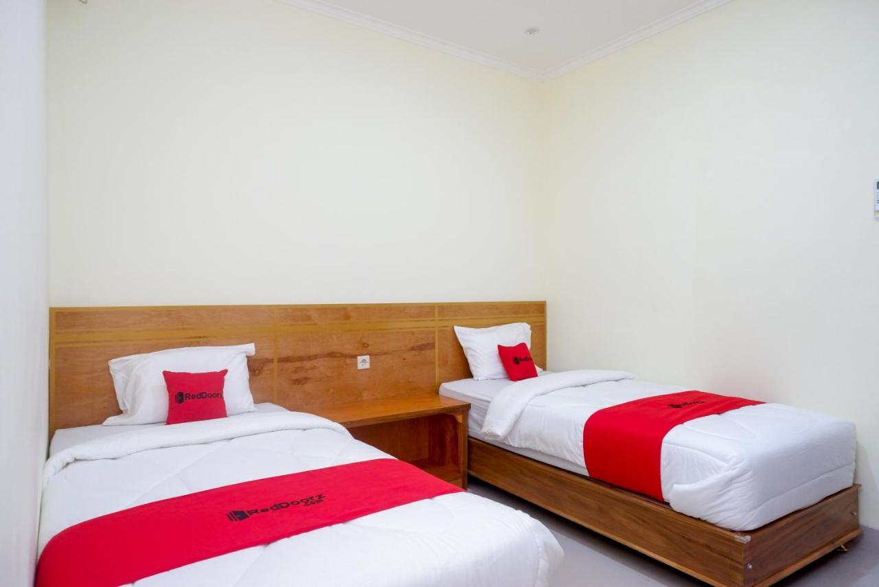Reddoorz Near Rita Supermall Purwokerto 2 Exterior photo
