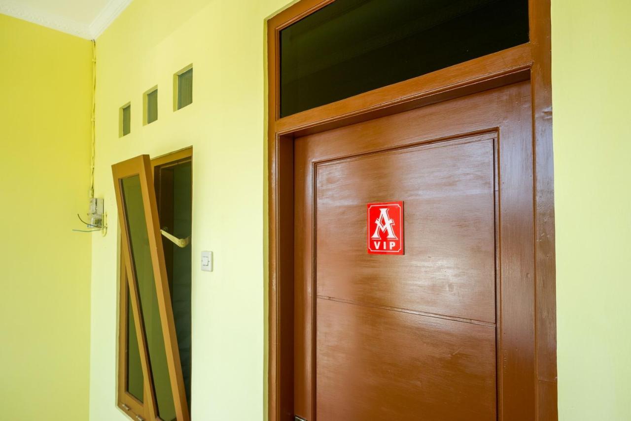 Reddoorz Near Rita Supermall Purwokerto 2 Exterior photo